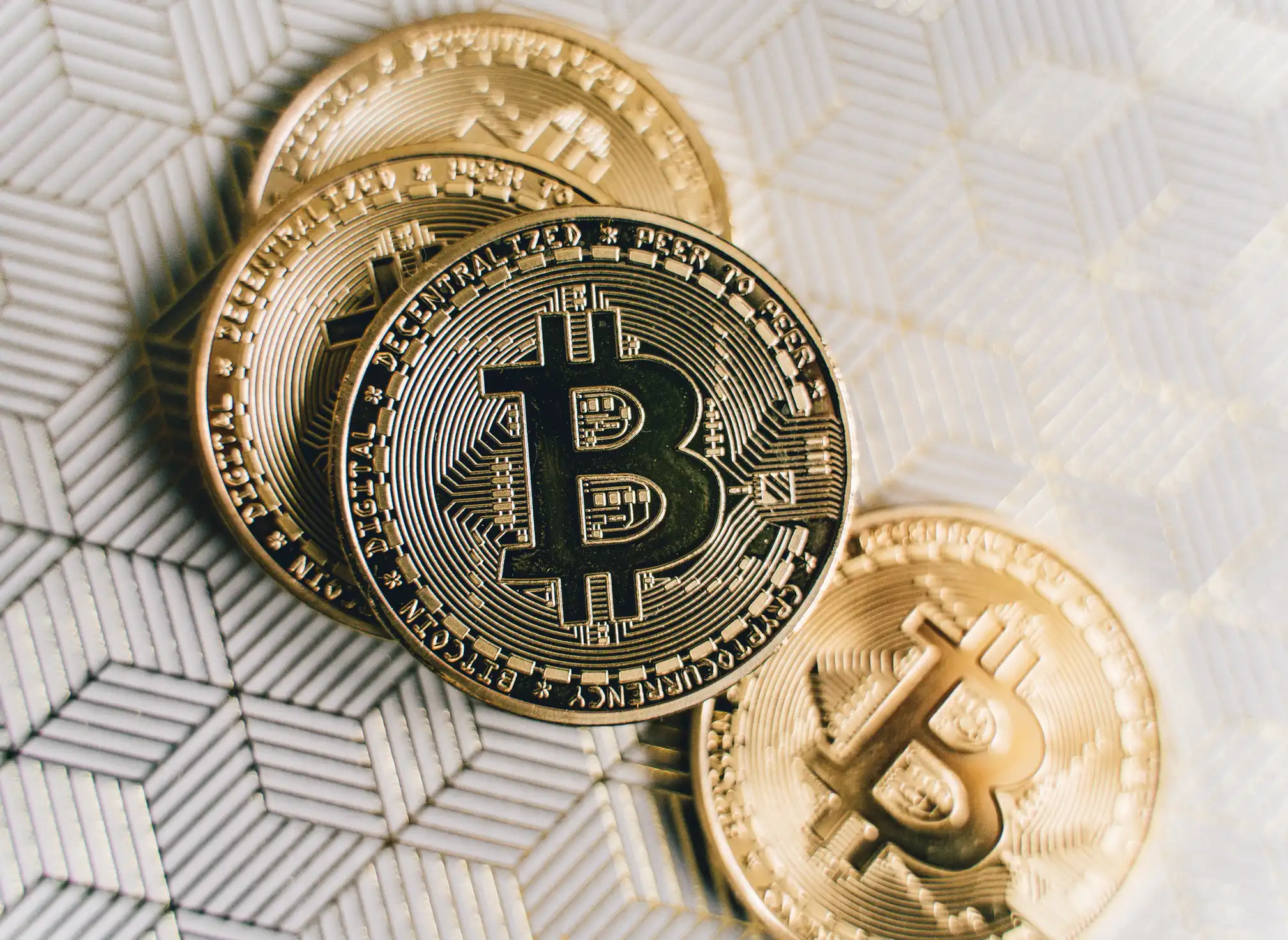 Студенческая верификация через NFT