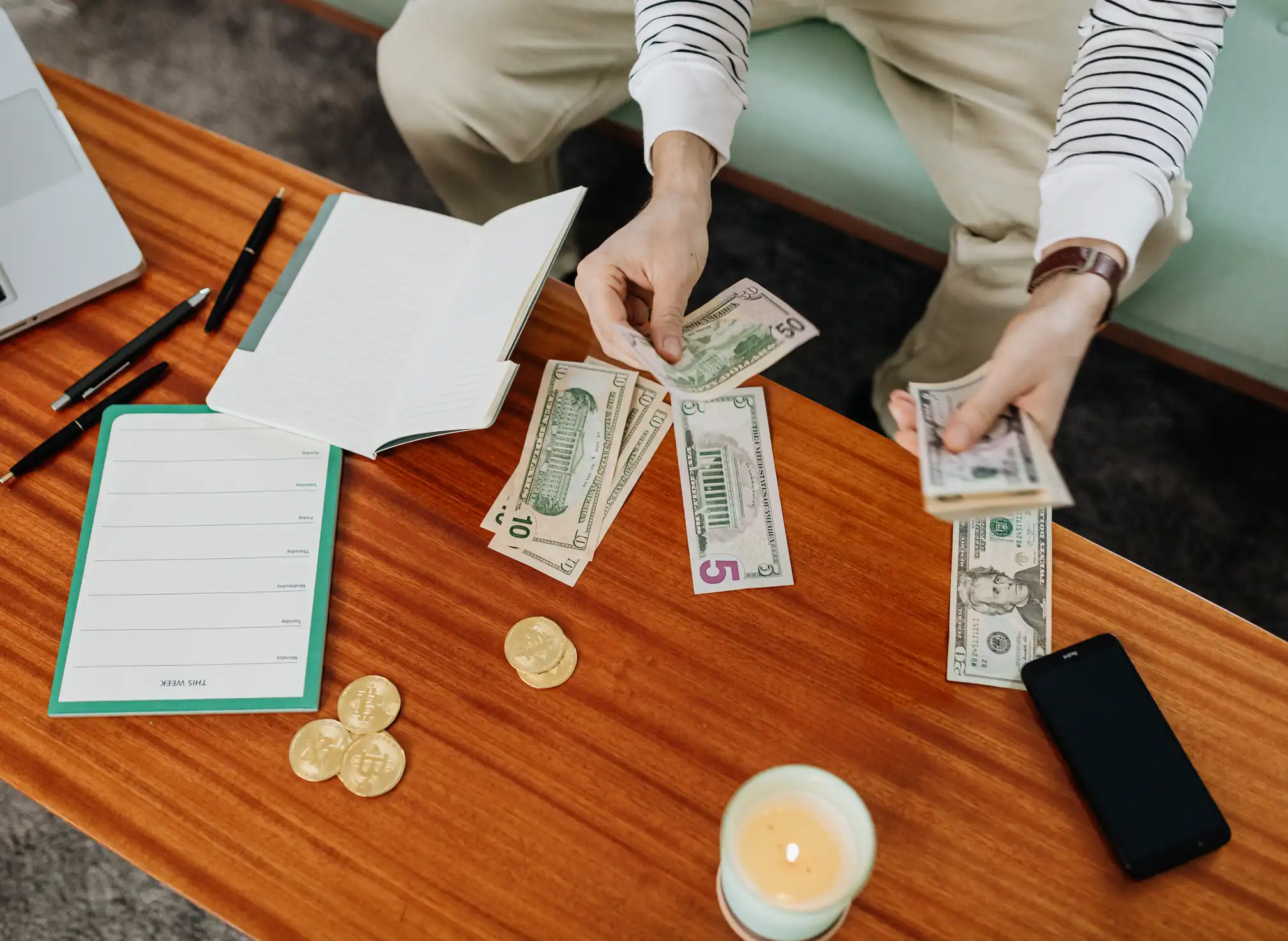 Награды NFT для языковой школы